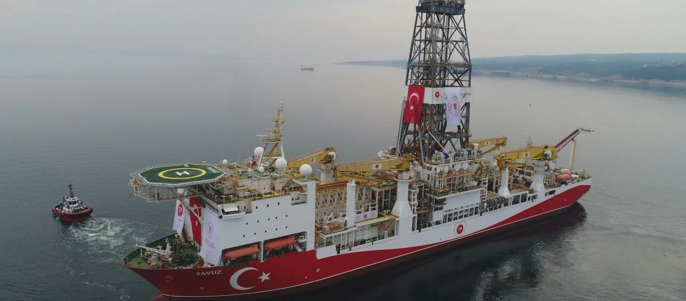 Γαλλικά πλοία γύρω από το Yavuz αλλά απλώς... κοιτάνε